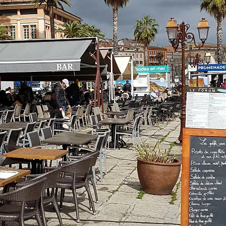 **** Very 36 Rue Fesch, Cosy Flat In Center Pedestrian Street, Up To 4 People **** * Ajaccio (Corsica)